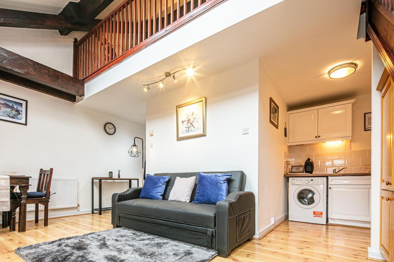Victoria Quays Warehouse Apartment: Pet-Friendly City Centre Stay Sheffield Exterior photo